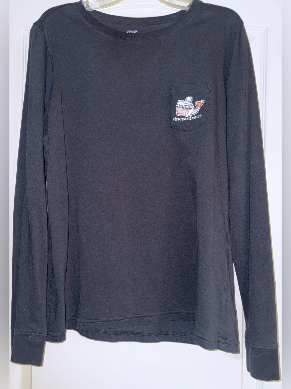 VINEYARD VINES LS WINTER THEME TSHIRT
SIZE MEDIUM